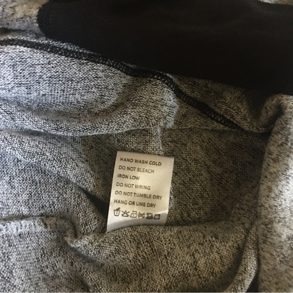 Grey Longsleeve - Picture 10 of 10